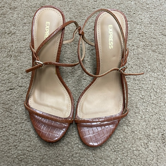 Express women strap brown heels. Size 6 - Picture 2 of 6